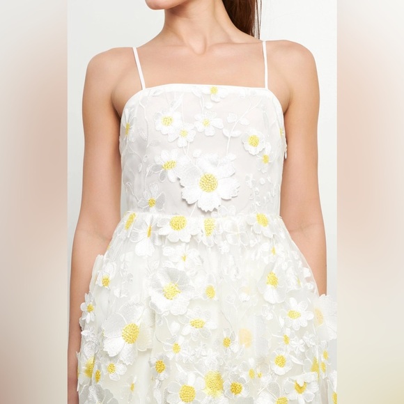 NWT Endless Rose Floral Embroidered Mini Dress in White Size Medium - Picture 3 of 5